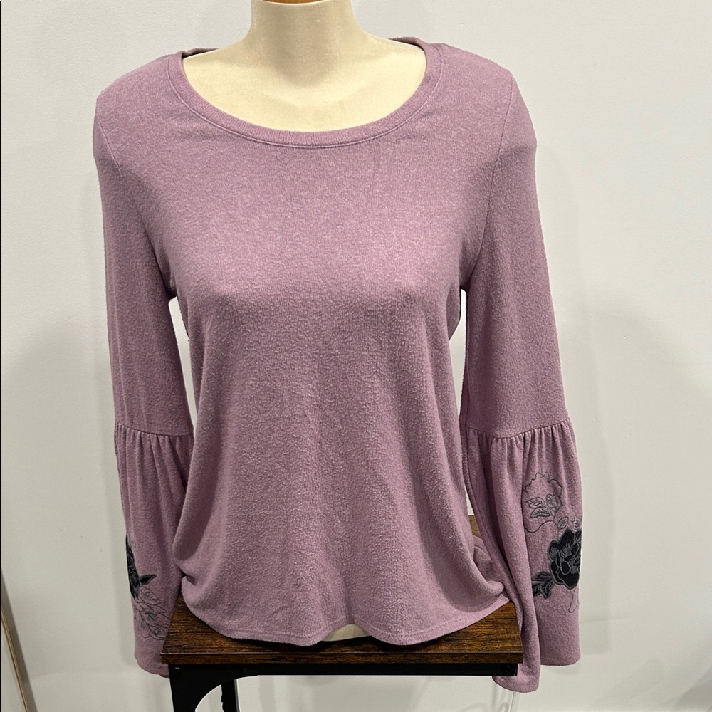Simply Vera Vera Wang Mauve Long Sleeve Top with Black Floral Detail